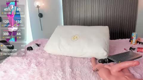 Stephany online show from April 15, 2026, 7:37 am