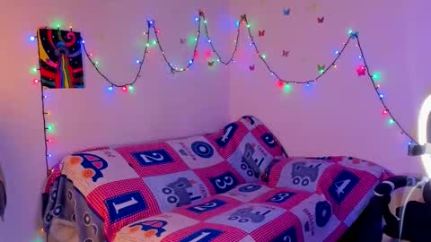 Stephany  independient model  online show from December 4, 2025, 11:57 pm