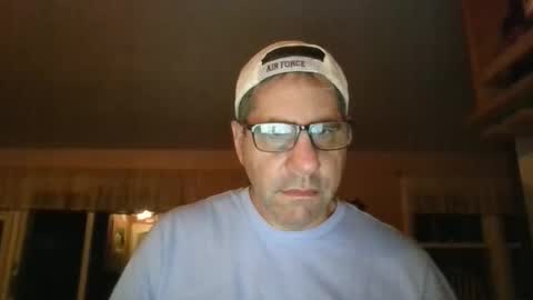 Snapshot of stephenhal9 chatting on October 22, 2025, 4:24 am stephenhal9 online show from October 22, 2025, 4:24 am