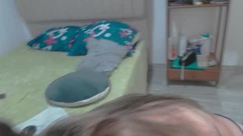 Angie mature online show from April 8, 2026, 11:43 am