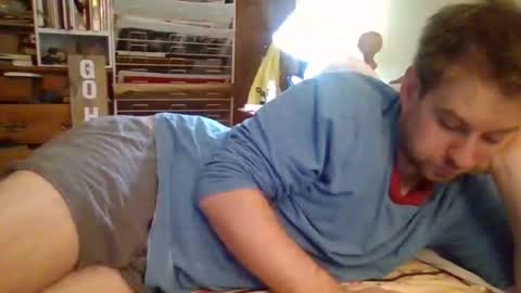 Snapshot of sterben13v chatting on November 4, 2025, 11:42 am Ian23602 online show from November 4, 2025, 11:42 am