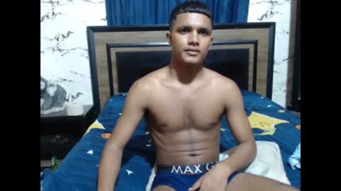 Snapshot of steven_big_dick23 chatting on December 10, 2024, 1:32 am Steven online show from December 10, 2024, 1:32 am