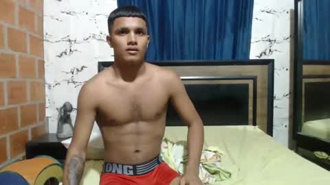 Snapshot of steven_big_dick23 chatting on December 30, 2024, 12:32 am Steven online show from December 30, 2024, 12:32 am