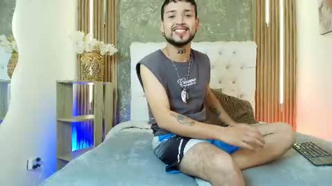 Snapshot of steven_skiing chatting on June 17, 2026, 3:53 am STEVEN online show from June 17, 2026, 3:53 am