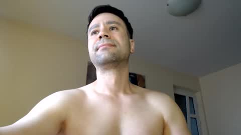 Snapshot of stevenbradley2017 chatting on June 7, 2026, 5:11 am Steven online show from June 7, 2026, 5:11 am