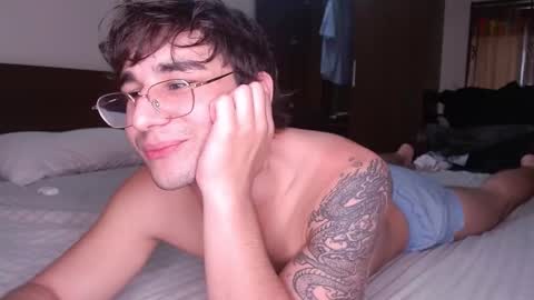 Snapshot of steveoceanbeanhuge chatting on December 14, 2025, 2:39 am Alex online show from December 14, 2025, 2:39 am