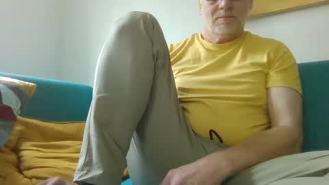 Snapshot of stevessky chatting on February 9, 2025, 11:58 am stevessky online show from February 9, 2025, 11:58 am