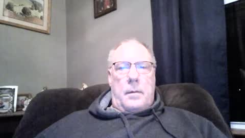 Snapshot of stew1014 chatting on January 19, 2025, 12:28 pm bobby online show from January 19, 2025, 12:28 pm