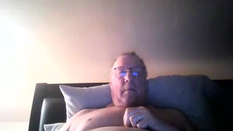 Snapshot of stew1014 chatting on February 14, 2025, 10:49 am bobby online show from February 14, 2025, 10:49 am