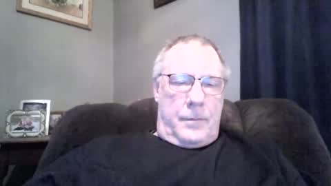 Snapshot of stew1014 chatting on February 15, 2025, 1:05 pm bobby online show from February 15, 2025, 1:05 pm