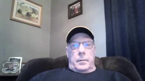 Snapshot of stew1014 chatting on February 21, 2025, 12:50 pm bobby online show from February 21, 2025, 12:50 pm