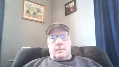 Snapshot of stew1014 chatting on September 25, 2025, 3:38 pm bobby online show from September 25, 2025, 3:38 pm