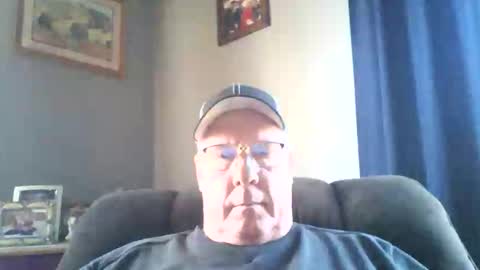 Snapshot of stew1014 chatting on January 15, 2026, 4:44 pm bobby online show from January 15, 2026, 4:44 pm