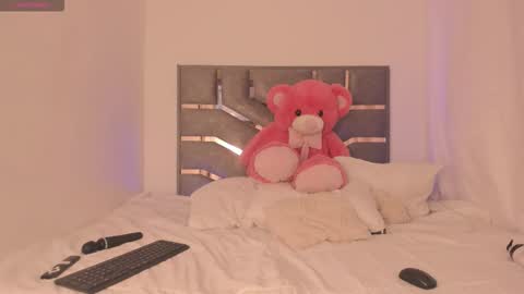 Snapshot of sthepie chatting on October 31, 2025, 3:07 am sthepie online show from October 31, 2025, 3:07 am