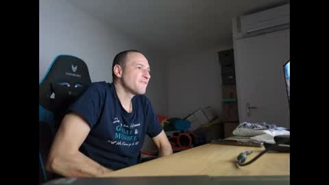 stickolive1 online show from February 18, 2026, 11:33 pm