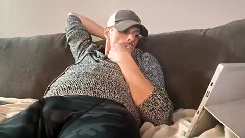 Snapshot of stickymouse45 chatting on October 31, 2025, 9:10 am stickymouse45 online show from October 31, 2025, 9:10 am