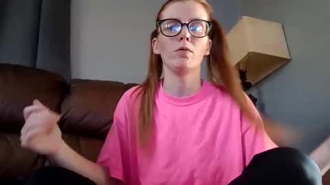 Snapshot of stickyredfunsize chatting on November 16, 2025, 4:56 pm stickyredfunsize online show from November 16, 2025, 4:56 pm