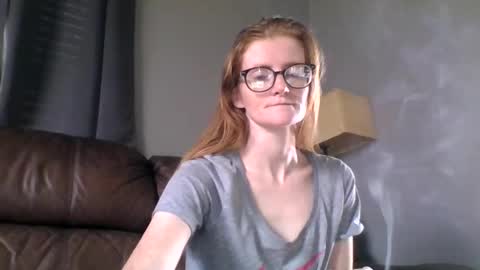 Snapshot of stickyredfunsize chatting on November 18, 2025, 4:44 pm stickyredfunsize online show from November 18, 2025, 4:44 pm