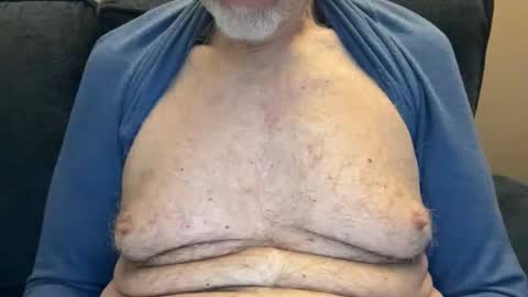 Snapshot of stillbad2 chatting on December 22, 2025, 9:23 pm Stillbad2 online show from December 22, 2025, 9:23 pm