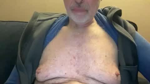 Snapshot of stillbad2 chatting on January 5, 2026, 9:51 pm Stillbad2 online show from January 5, 2026, 9:51 pm