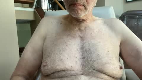 Snapshot of stillbad2 chatting on March 10, 2026, 2:55 pm Stillbad2 online show from March 10, 2026, 2:55 pm