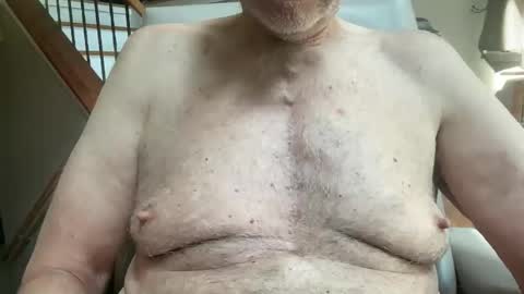 Snapshot of stillbad2 chatting on April 1, 2026, 2:03 pm Stillbad2 online show from April 1, 2026, 2:03 pm