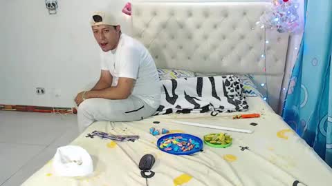 yuyuytoo online show from December 31, 2024, 11:49 pm