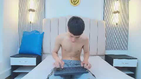stiven_cooper2 online show from June 22, 2026, 12:24 pm