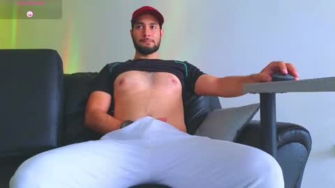 Stiven Montiel online show from September 20, 2025, 11:33 am