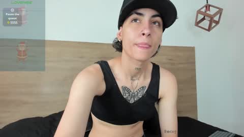 stivenbenet1 online show from January 14, 2025, 12:56 pm