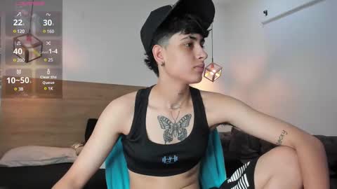 stivenbenet1 online show from February 14, 2025, 1:18 pm