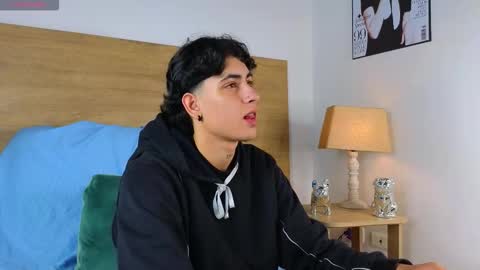 stivenbenet1 online show from October 16, 2025, 2:51 pm