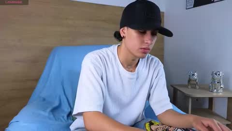 stivenbenet1 online show from October 24, 2025, 12:56 pm