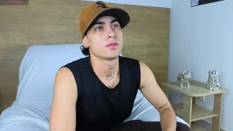 stivenbenet1 online show from October 26, 2025, 4:57 pm