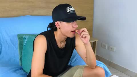 stivenbenet1 online show from October 27, 2025, 10:14 pm