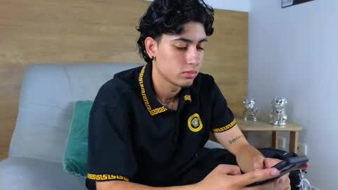 stivenbenet1 online show from October 29, 2025, 12:07 pm