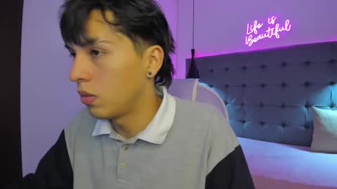 Stiwen online show from September 22, 2025, 1:13 pm