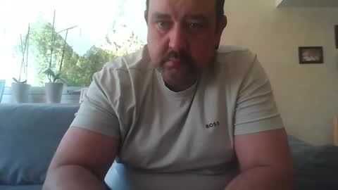 stoned1983 online show from April 23, 2026, 7:41 am