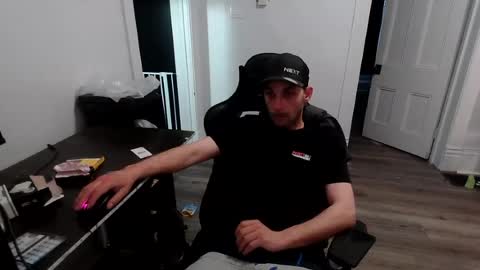 stonedpanda77 online show from June 17, 2026, 12:13 am