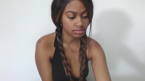 stormihills_ online show from April 25, 2026, 10:51 pm