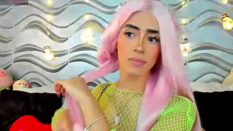 Snapshot of stormirusso chatting on December 6, 2024, 1:51 am Mar online show from December 6, 2024, 1:51 am