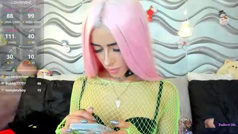 Snapshot of stormirusso chatting on December 6, 2024, 4:58 am Mar online show from December 6, 2024, 4:58 am