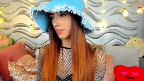 Snapshot of stormirusso chatting on December 22, 2024, 4:39 am Mar online show from December 22, 2024, 4:39 am