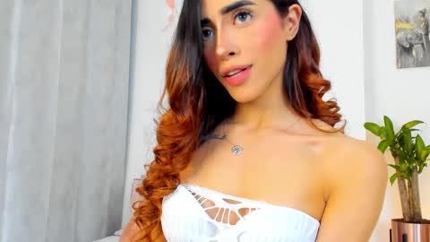 Snapshot of stormirusso chatting on January 11, 2025, 2:52 am Mar online show from January 11, 2025, 2:52 am