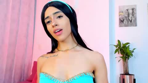 Snapshot of stormirusso chatting on January 31, 2025, 2:37 am Mar online show from January 31, 2025, 2:37 am