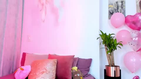 Snapshot of stormirusso chatting on February 3, 2025, 2:36 am Mar online show from February 3, 2025, 2:36 am