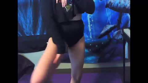 Snapshot of stormythunder chatting on October 15, 2025, 5:02 pm Stormythunder online show from October 15, 2025, 5:02 pm