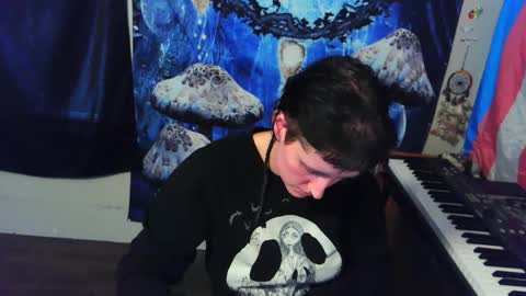 Snapshot of stormythunder chatting on November 20, 2025, 6:29 pm Stormythunder online show from November 20, 2025, 6:29 pm