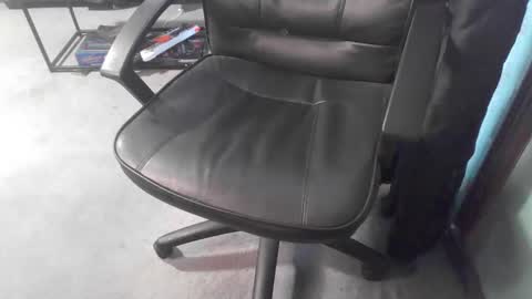 str8shooter11 online show from February 6, 2025, 12:16 pm