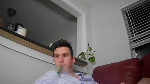 Snapshot of str8stuntcox chatting on October 8, 2025, 2:42 am Str8StuntCox online show from October 8, 2025, 2:42 am